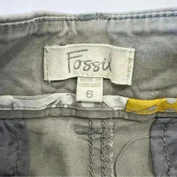 Fossil Womens Grey Shorts Size 6 - Picture 3 of 6